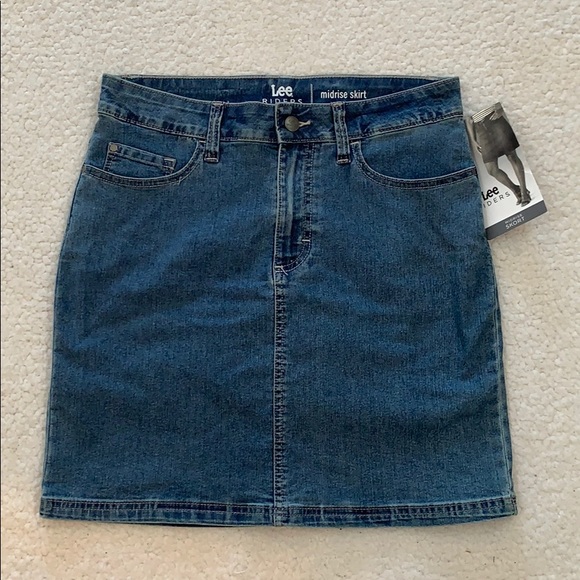 Lee Riders Dresses & Skirts - Lee Riders Mid Rise Denim Skirt   Size 10  NEW